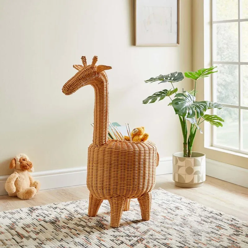 Giraffe-shaped rattan storage basket