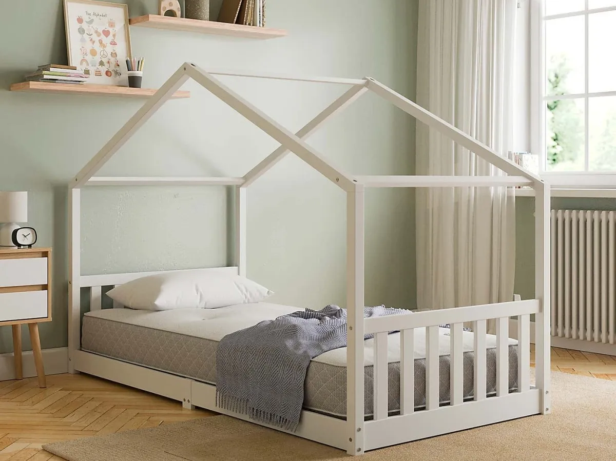 House-shape bed frame
