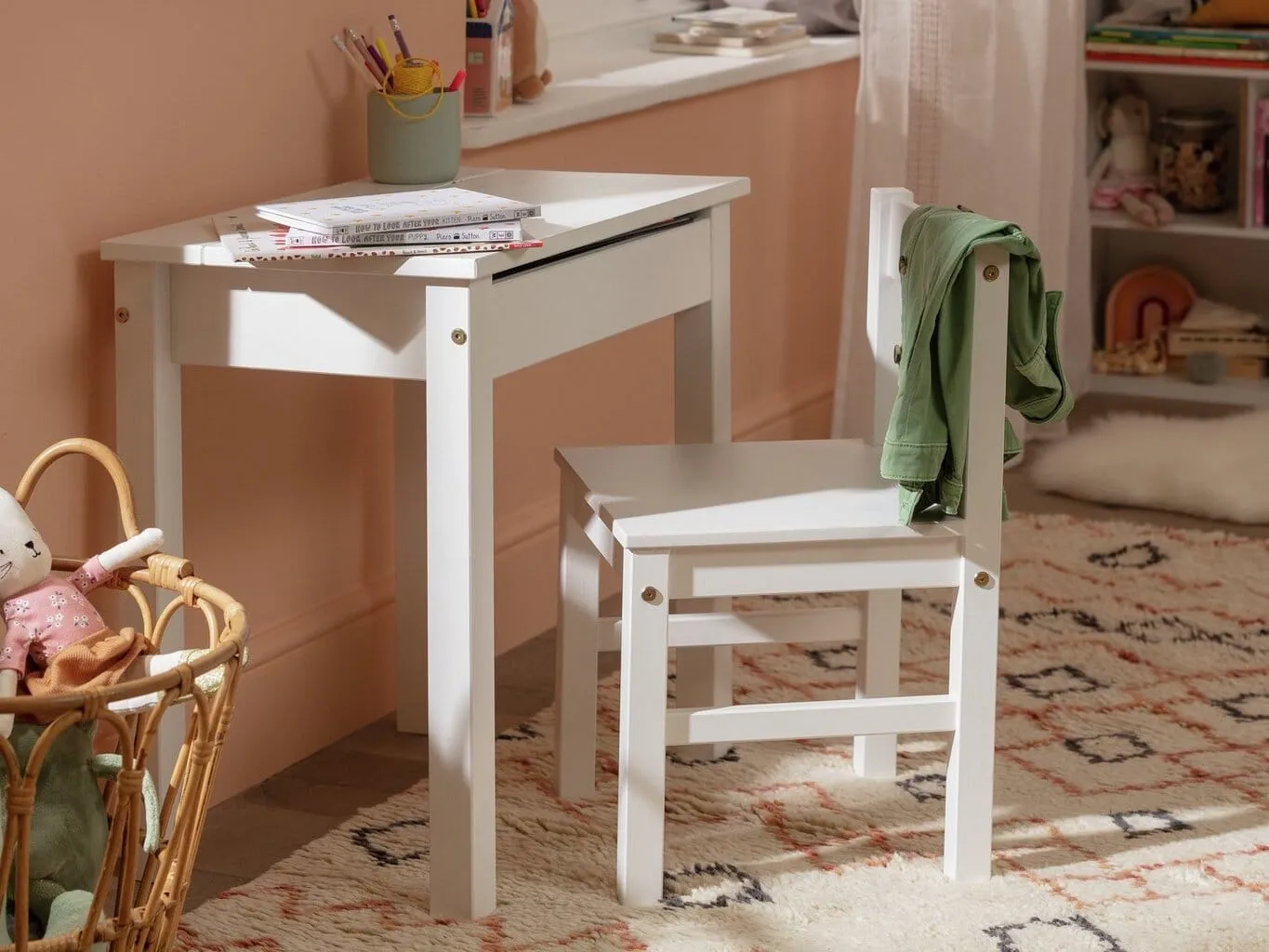 Kid's white desk and chair set
